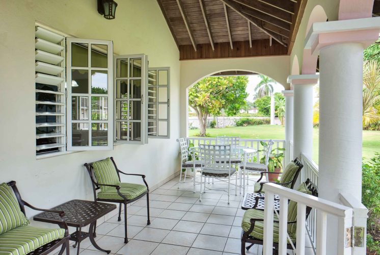 25-Cottage-Varanda-scaled.jpg25