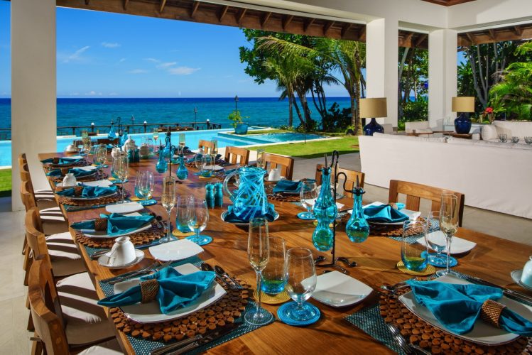 Aqua-Bay-Dining-Area