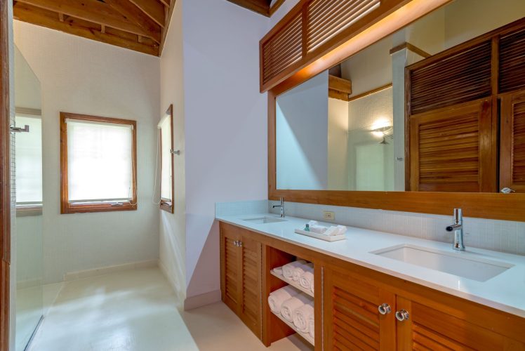 Cottonwood-IDLE-AWHILE-14