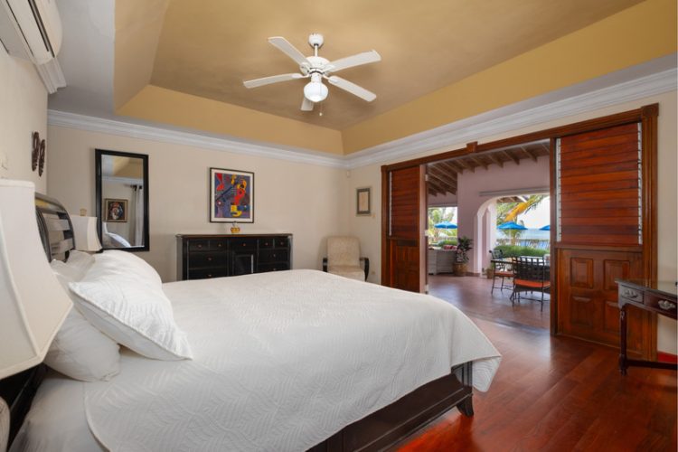 King-Bedroom-1-Upstairs