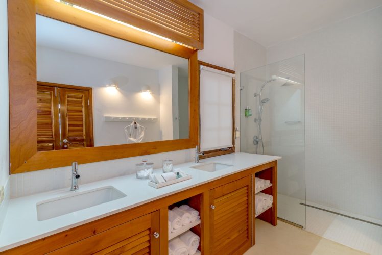 Naseberry-IDLE-AWHILE-10