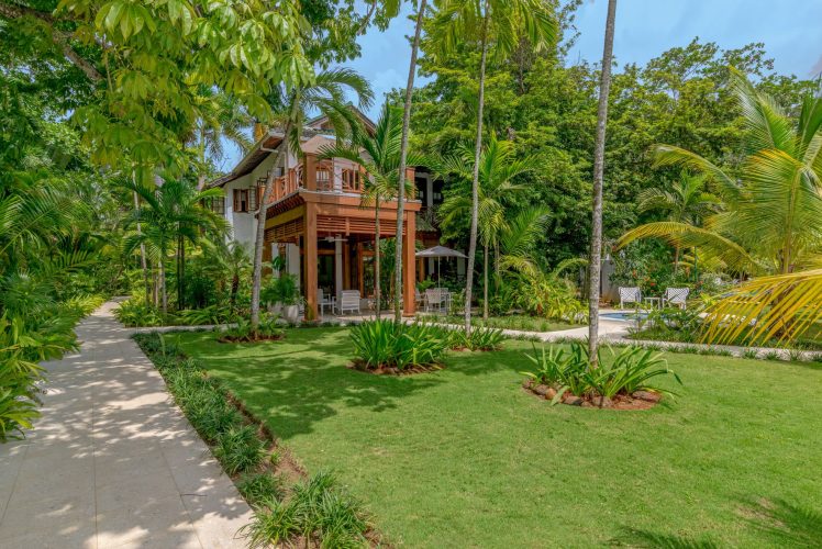 Naseberry-IDLE-AWHILE-12