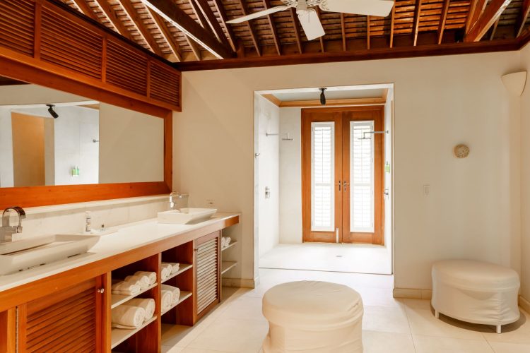 SEAGRAPE-IDLEAWHILE-13