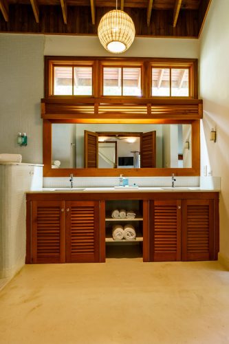 SEAGRAPE-IDLEAWHILE-2