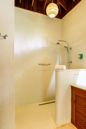 SEAGRAPE-IDLEAWHILE-3