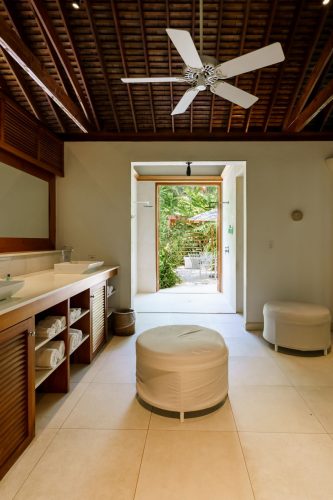 SEAGRAPE-IDLEAWHILE-6-1