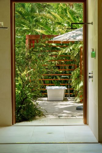 SEAGRAPE-IDLEAWHILE-9