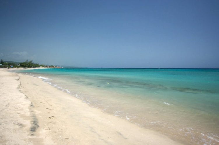 SIESTA-RUNAWAY-BAY-1