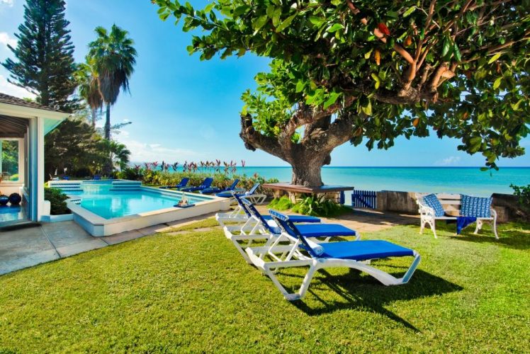 Siesta-Runaway-Bay-Exterior-6