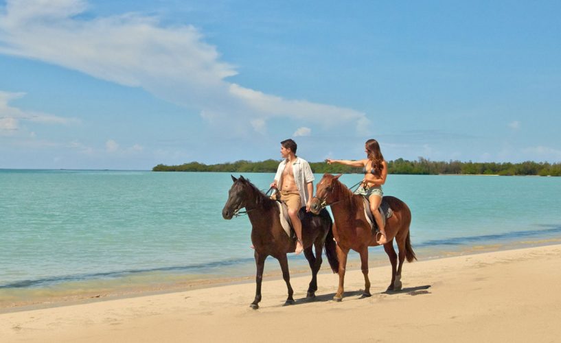bluefields_villas_horsebackriding