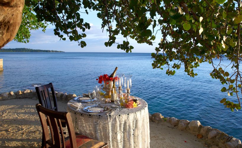 gallery_mullion_cove_beach_dinner