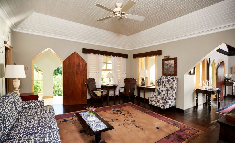 gallery_mullion_cove_livingroom