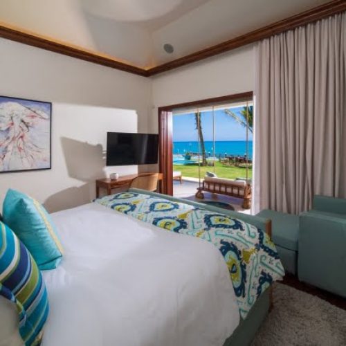 thumbs_Aqua-Bay-bedroom-1-with-white