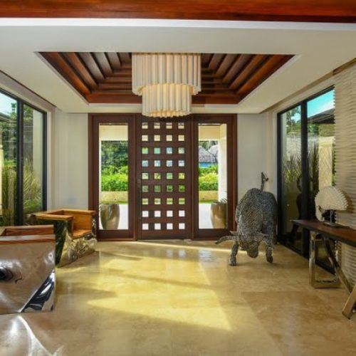 thumbs_Front-entrance-inside